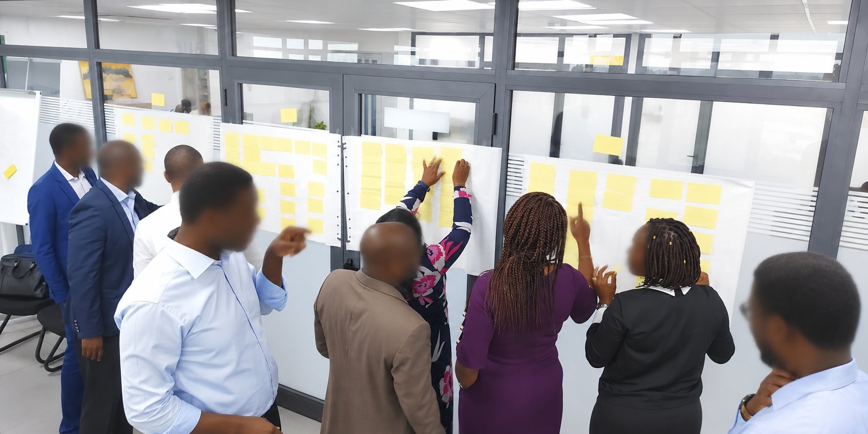 Atelier Cross Mind — co-construction collective autour d'un mur de post-its.